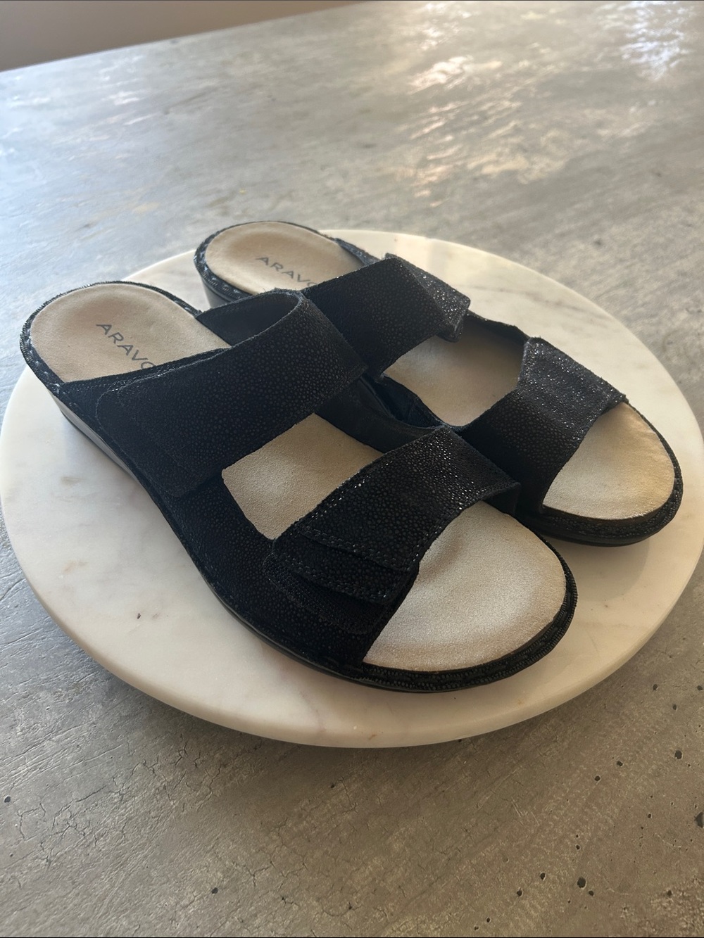 Aravon Black Metallic Suede
Cambridge 2 Strap Sandal women’s size 10